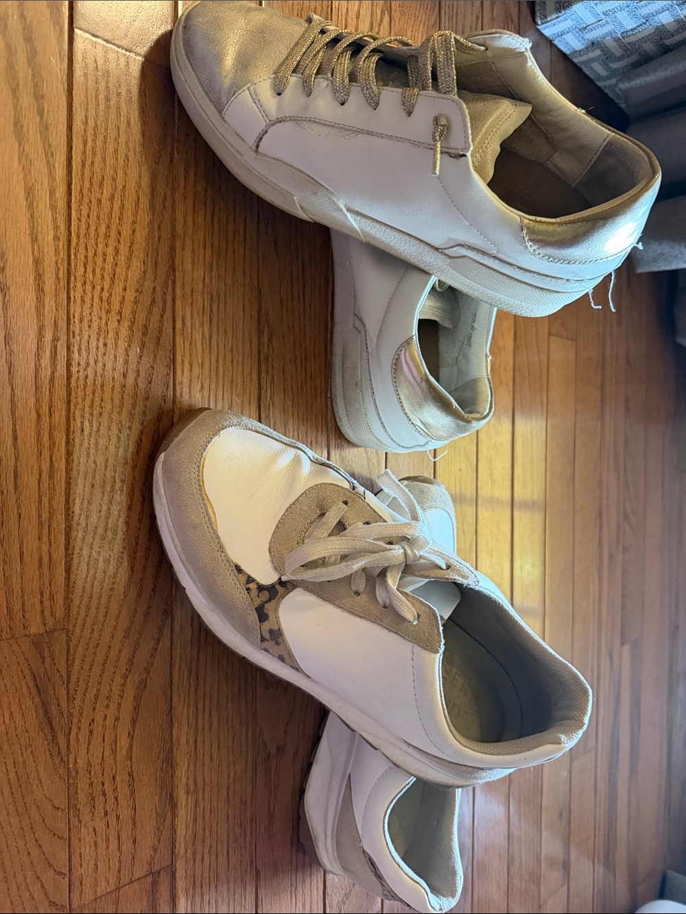 2 pairs of Women’s Casual Leather Sneakers Dolce Vita and Naturalizer